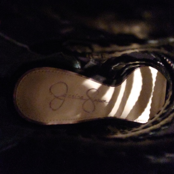 Shies - Picture 4 of 6